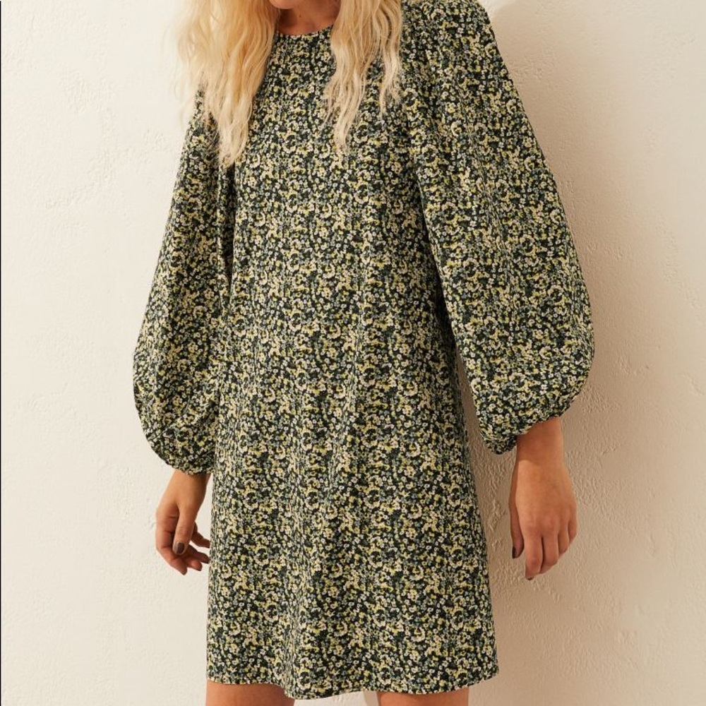 H&M floral puff-sleeved dress